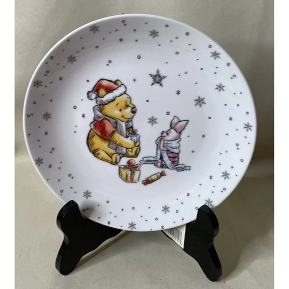 Disney Winnie The‎ Pooh Christmas Snowflake Salad Dessert Plate 8" NEW - Picture 1 of 3